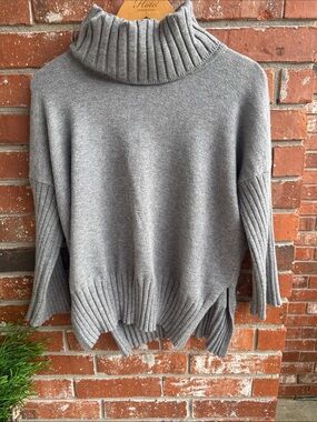 Cyrus Heather Gray Turtleneck Sweater